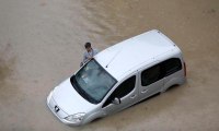 Antalya'da Şiddetli Yağış Yaşamı Felç Etti, Okullar Tatil (3)