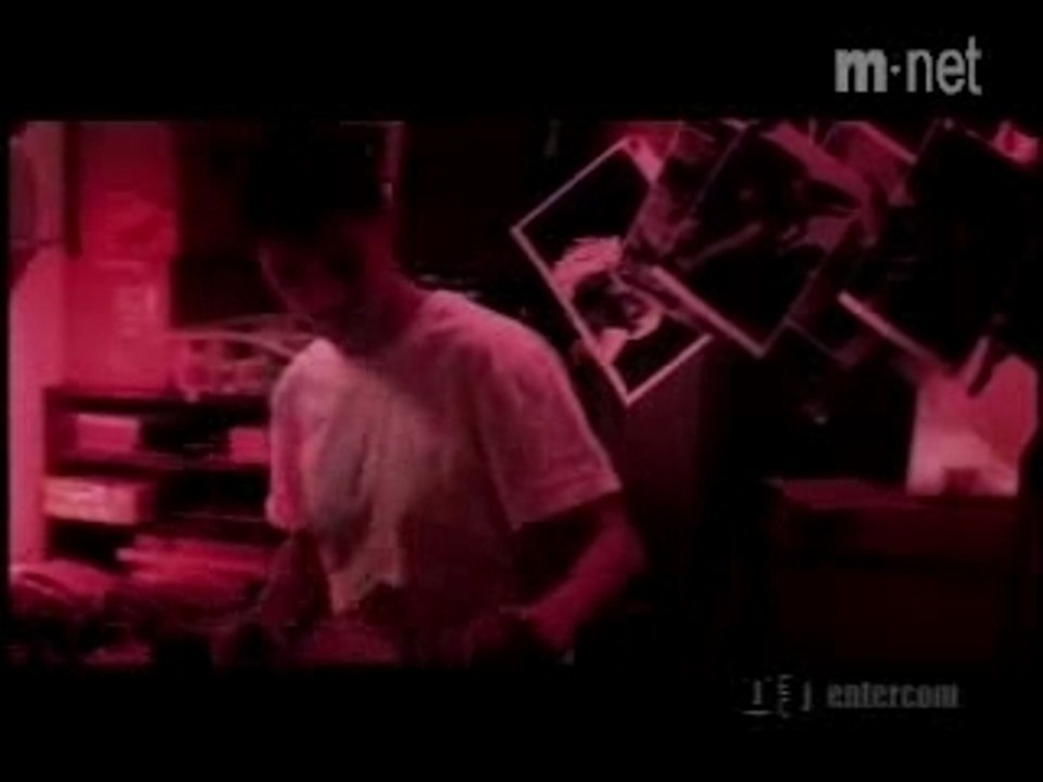 Kiss - Because i m a girl