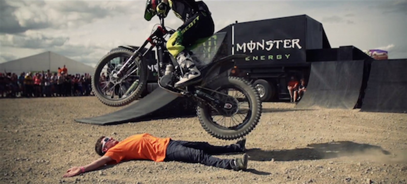 MAXXIS 12H DE PONT DE VAUX - 2014 with BLACKLINER!