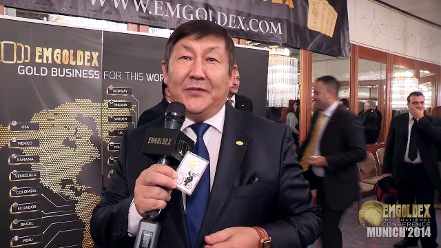 EmGoldex Мюнхен V конференция 2014 - Лидер Жан с подарками