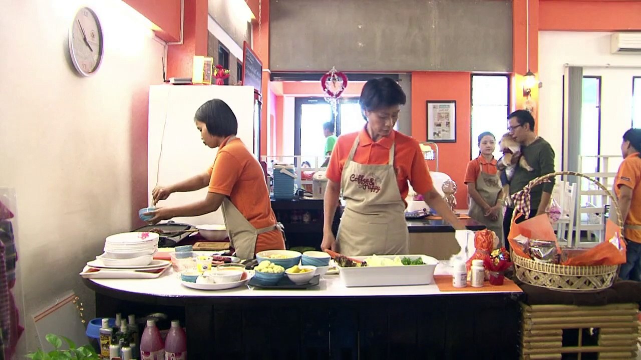 Zwischen Luxus und Armut: Leben als Hund in Bangkok