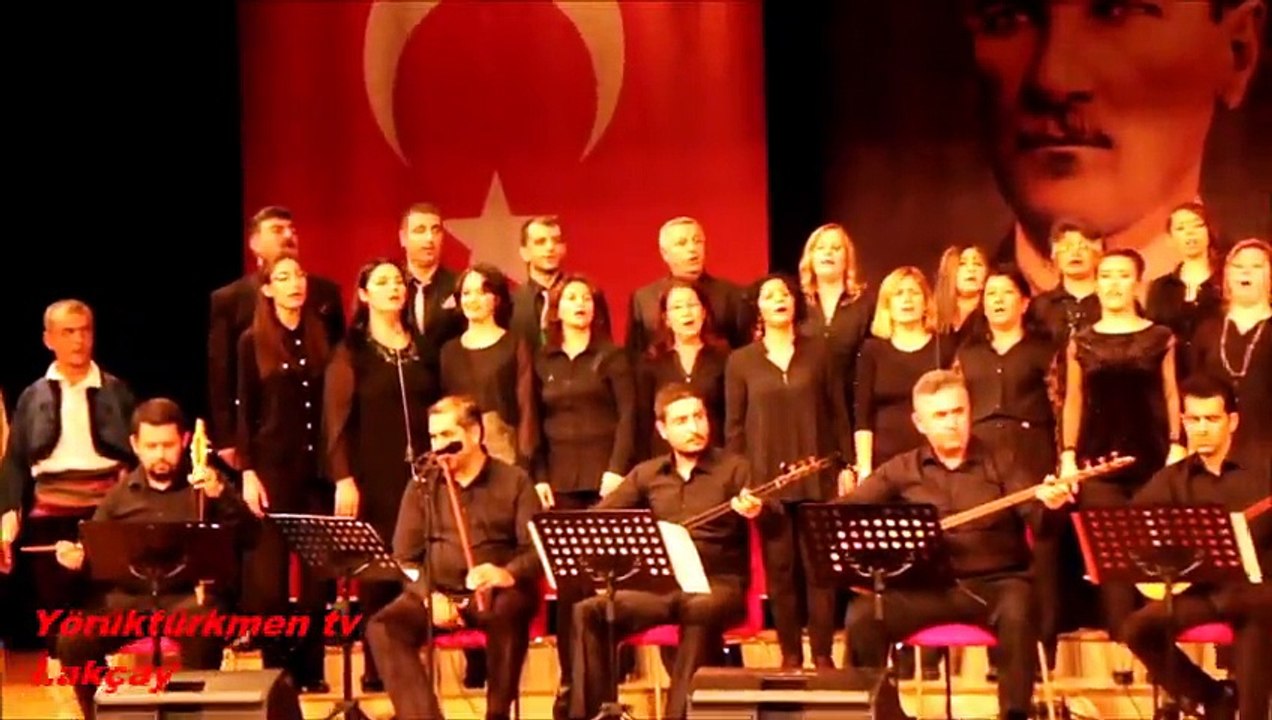 Yayla Yollarında Yürüyüp Gelir, Koro söyledi yörükler oynadı.