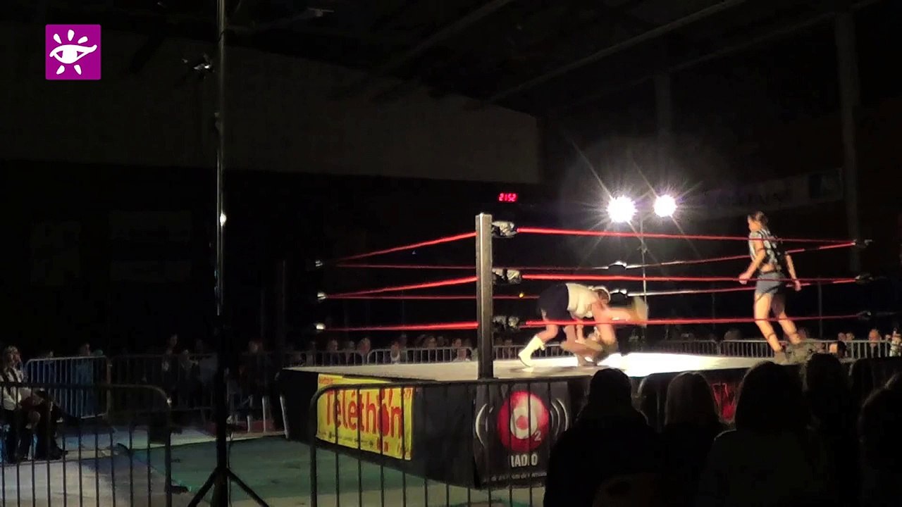 Téléthon 2014  spectacle de catch à Eysine (33)