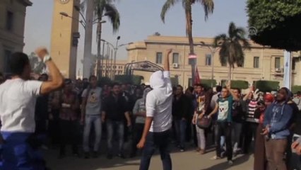 Mısır'da "Darbe Karşıtı" Öğrenci Gösterisi