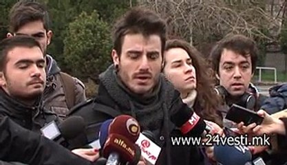 GALENA STUDENTI PRED PROTEST  09 12