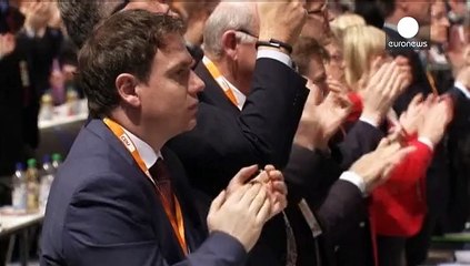 Almanya Başbakanı Merkel yeniden CDU'nun lideri oldu