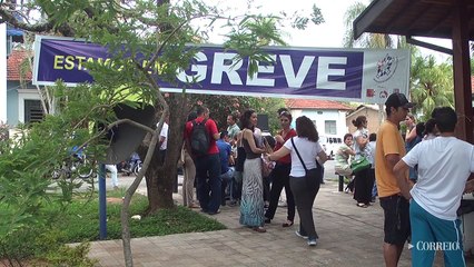 Funcionários do Cândido fazem greve por atraso no 13º salário