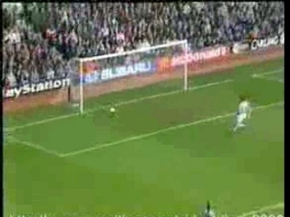 Ronaldinho - Funny Goal
