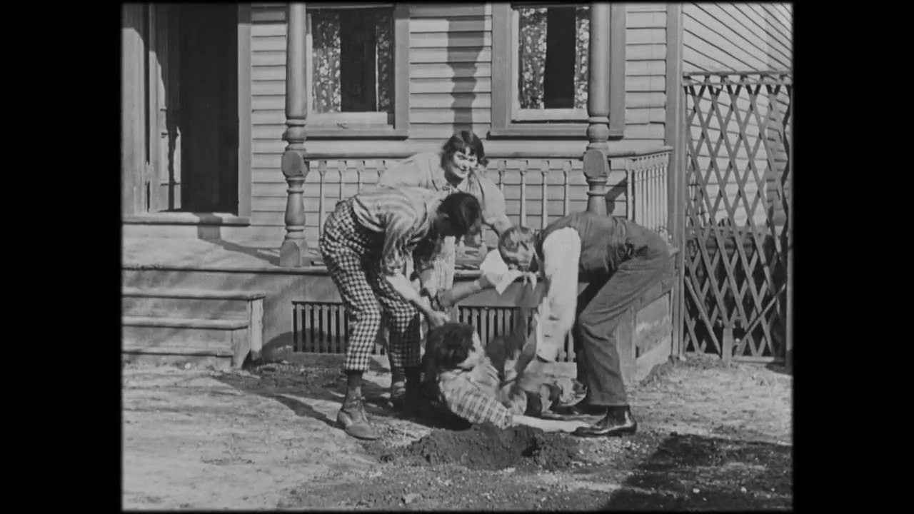 Bande-annonce : Les Folles Inventions de Mr Bricolo - VF