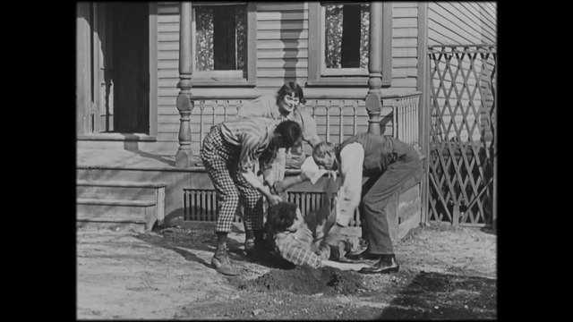 Bande-annonce : Les Folles Inventions de Mr Bricolo - VF