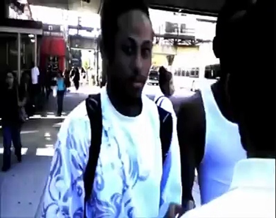 A Christian takes off his cross & perform shahadah - Most inspiring