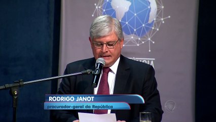 PROCURADOR GERAL DA REPUBLICA - RODRIGO JANOT TROPEÇA LENDO TEXTO...