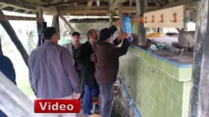 200 Yıllık Tarihi Camide Çökme Tehlikesi