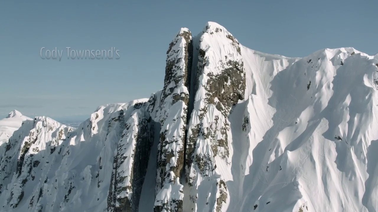 La plus dangereuse des descentes à SKI - Complètement fou!