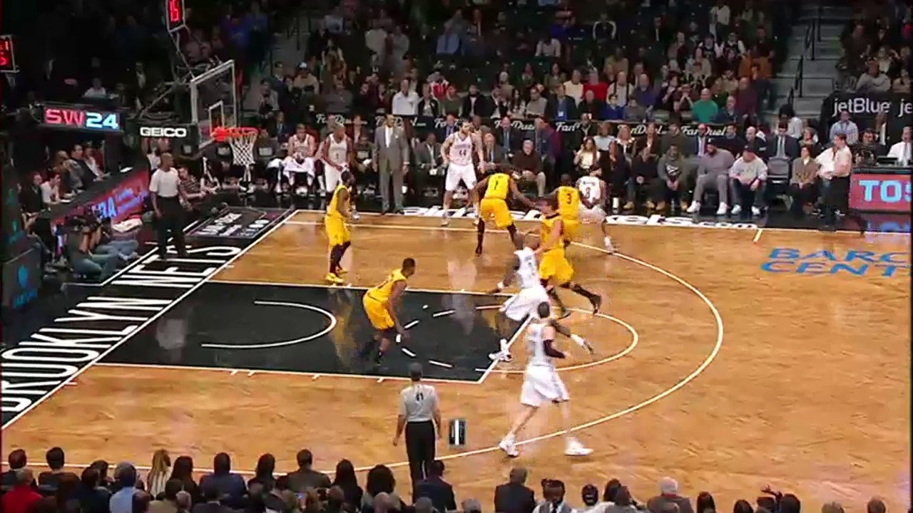 Anderson Varejao Flop