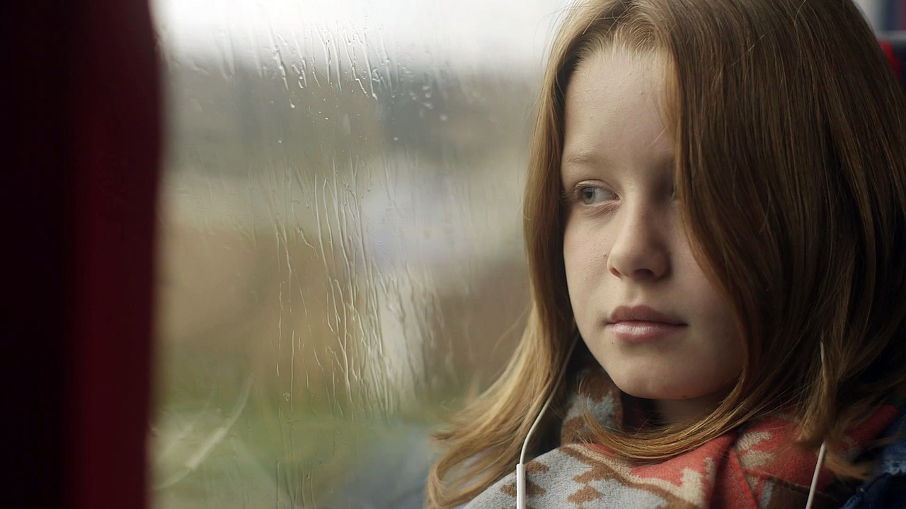 Edgard : pour traverser on attend le départ du car !