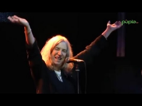 Napoli - L'appello di Patti Smith: Napoli da salvare . Canzone per la Madonna (09.12.14)