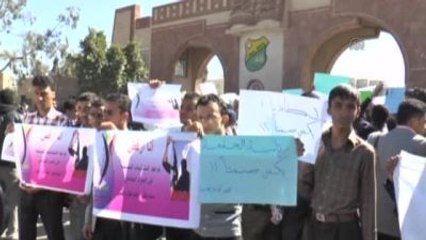 Sana Üniversitesi Öğrencileri Husi Karşıtı Gösteri Düzenledi