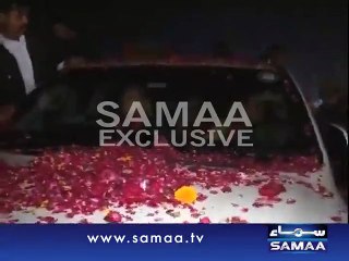 PTI Dharna-Azadi March-Exclusive Footage of Imran Khans Vehicle Pelted with Eggs