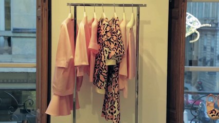 Rencontre avec Alexa Chung à l'inauguration de la nouvelle boutique Lonchamp sur les Champs-Elysées