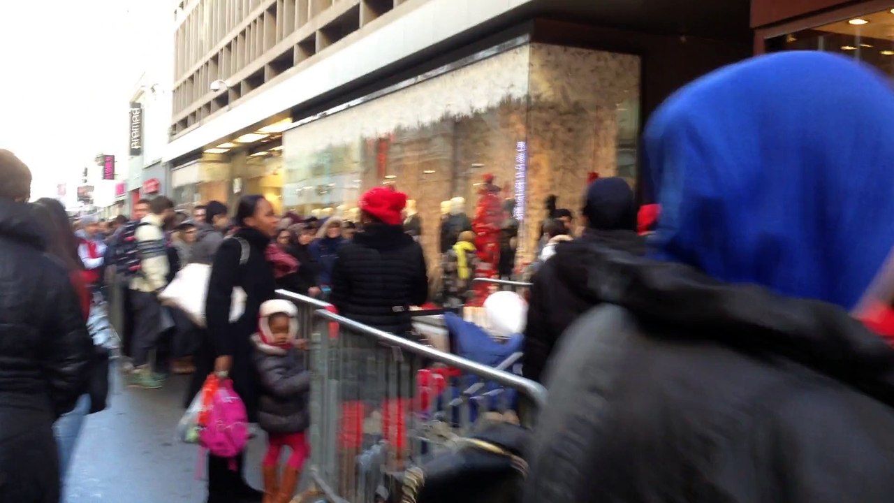 La file pour entrer au Primark Bruxelles