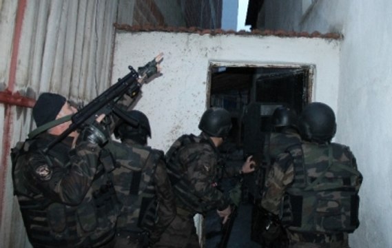 Torbacılara Hava Destekli Şafak Operasyonu: 30 Gözaltı