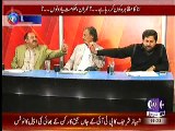 Intensive Fight between Fayyaz-ul-Hassan Chohan and Fazal Khan in a Live Show
