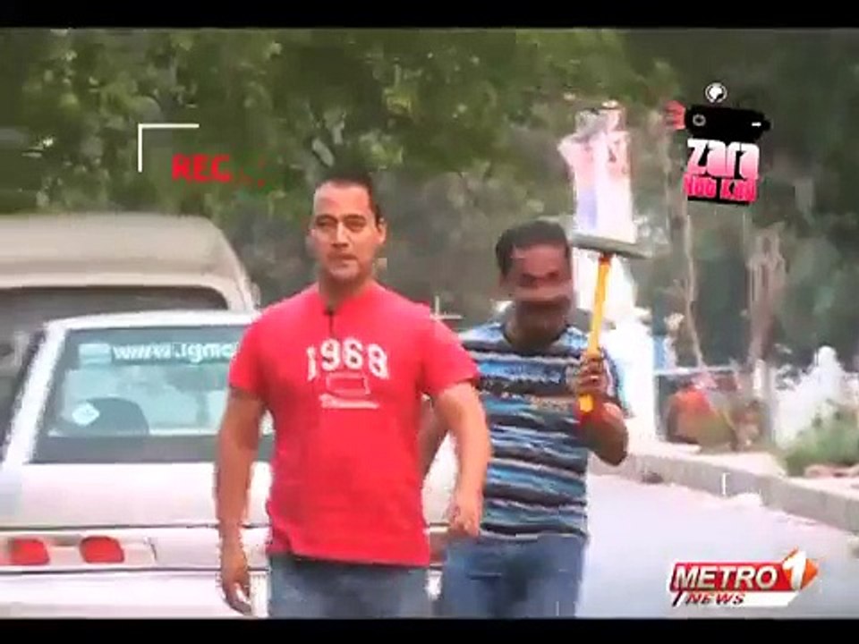 PAKISTANI FUNNY CLIPS Best Of Zara Hut kay 2014