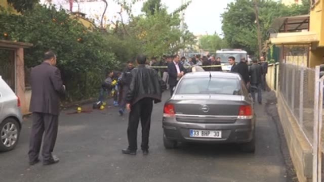 Boşandığı Karısını Boğazını Keserek Öldürdü (2)