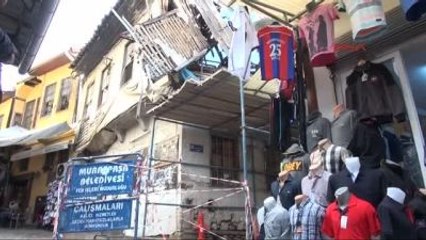 Tarihi Konak Tehliye Saçıyor