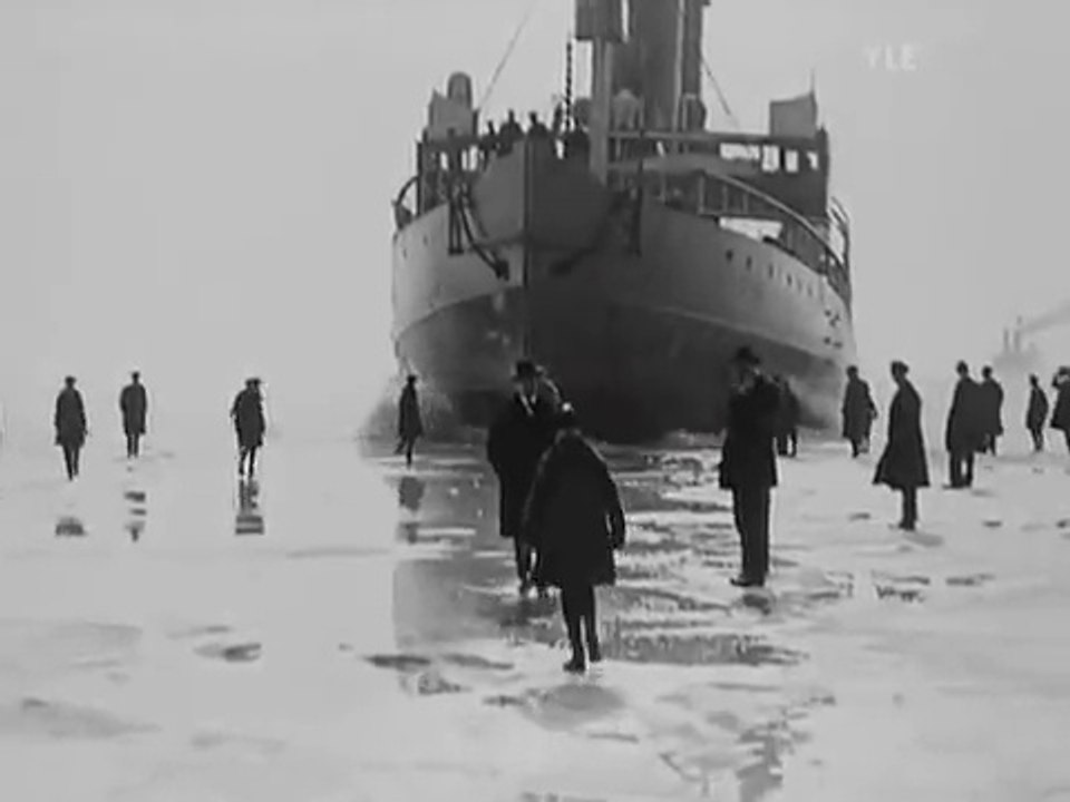 Icebreaker Crowd
