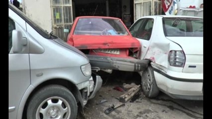 Gölbaşı'nda Trafik Kazası: 3 Yaralı