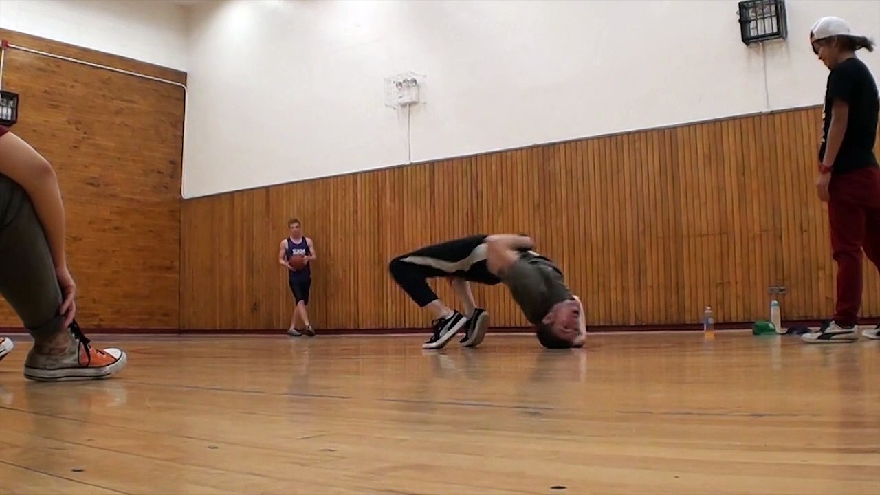 Freestyle Dance Battle - Locking vs Breakin - Push v Kurumi