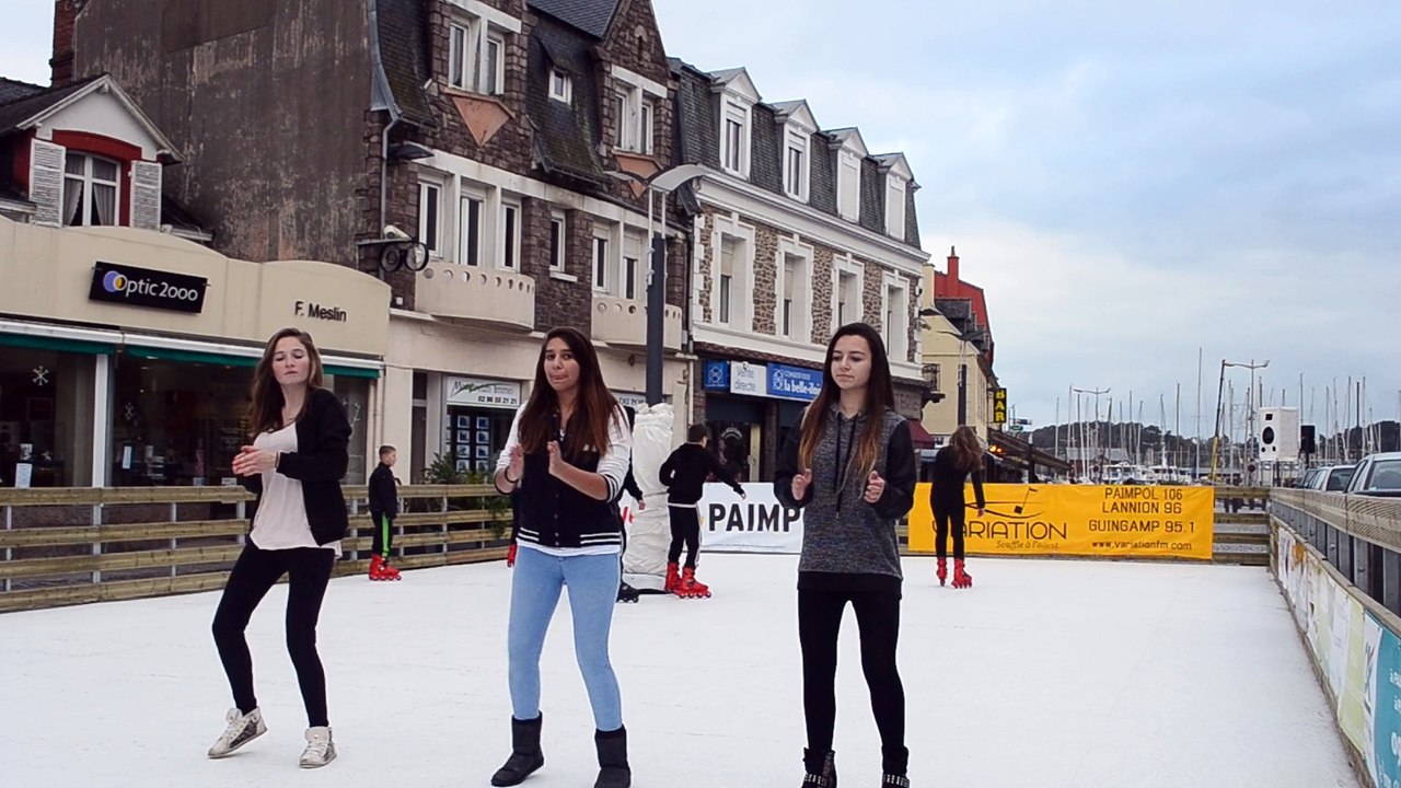 Chorégraphie de Zumba He Zumba Ha sur la patinoire.