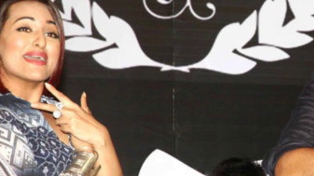 Sonakshi & Arjun Kapoor promoting Tevar !