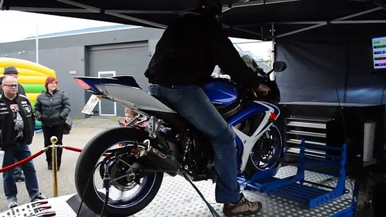Suzuki GSX-R 600 K6 op de testbank bij DCA Motorcycles