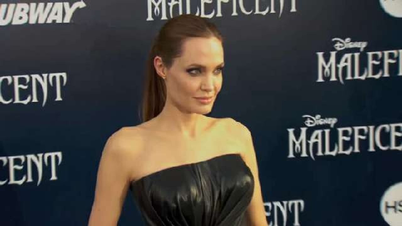 Hollywood Honchos Trash Angelina Jolie