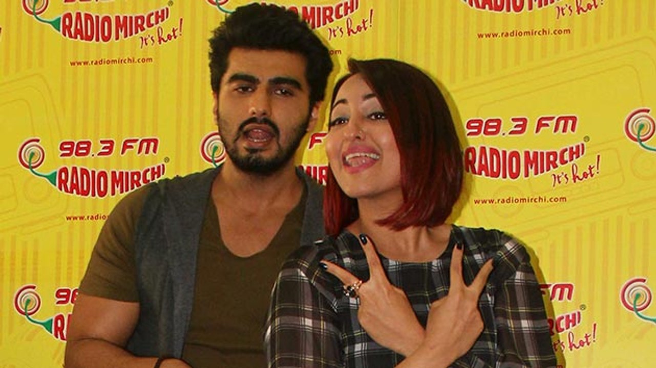 Arjun Kapoor And Sonakshi Sinha Show TEVAR At R...