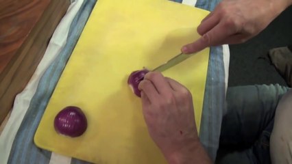 How to chop onions in the finest way possible