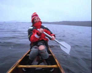 Murmuration sur le lac Lough Derg en Irlande