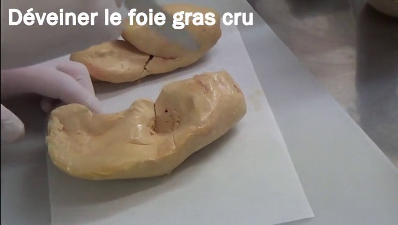 Recette de la terrine de foie gras au vin chaud avec Cuisine Aptitude