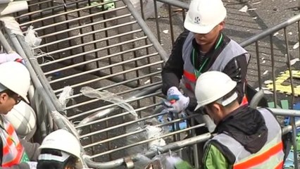 Clearing of pro-democracy sites in Hong Kong continues