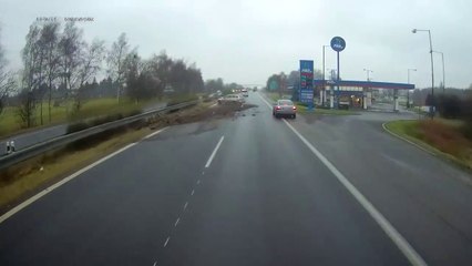 Carambolage sur une autoroute gelé