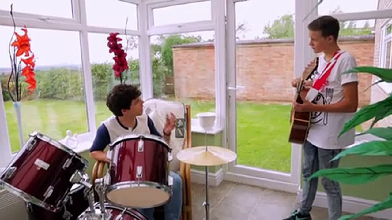 Matt hangs out with Giles Potter -- Bootcamp Auditions -- The Xtra Factor 2013 - Official Channel