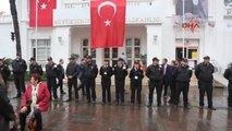 Antalya CHP'li Kadınlardan 'Üstsüz Güneşlendiler' Protestosu