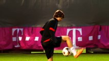 Bayern youngster Gaudino shows off juggling skills