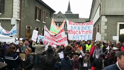 Grève historique dans les écoles et collège de Bellegarde