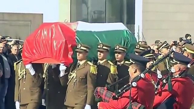 Large crowds turn out for Palestinian statesman's funeral
