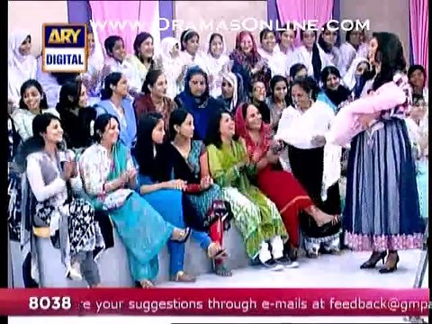 Audience Me Bethi Kuch Larkio Ne Nadeem Jaffri Ki Beti Ko Nida Yasir Or Yasir Nawaz Ki Beti Bana Dala