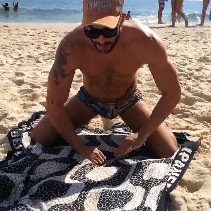 Harry Louis bulge - BITCHY F